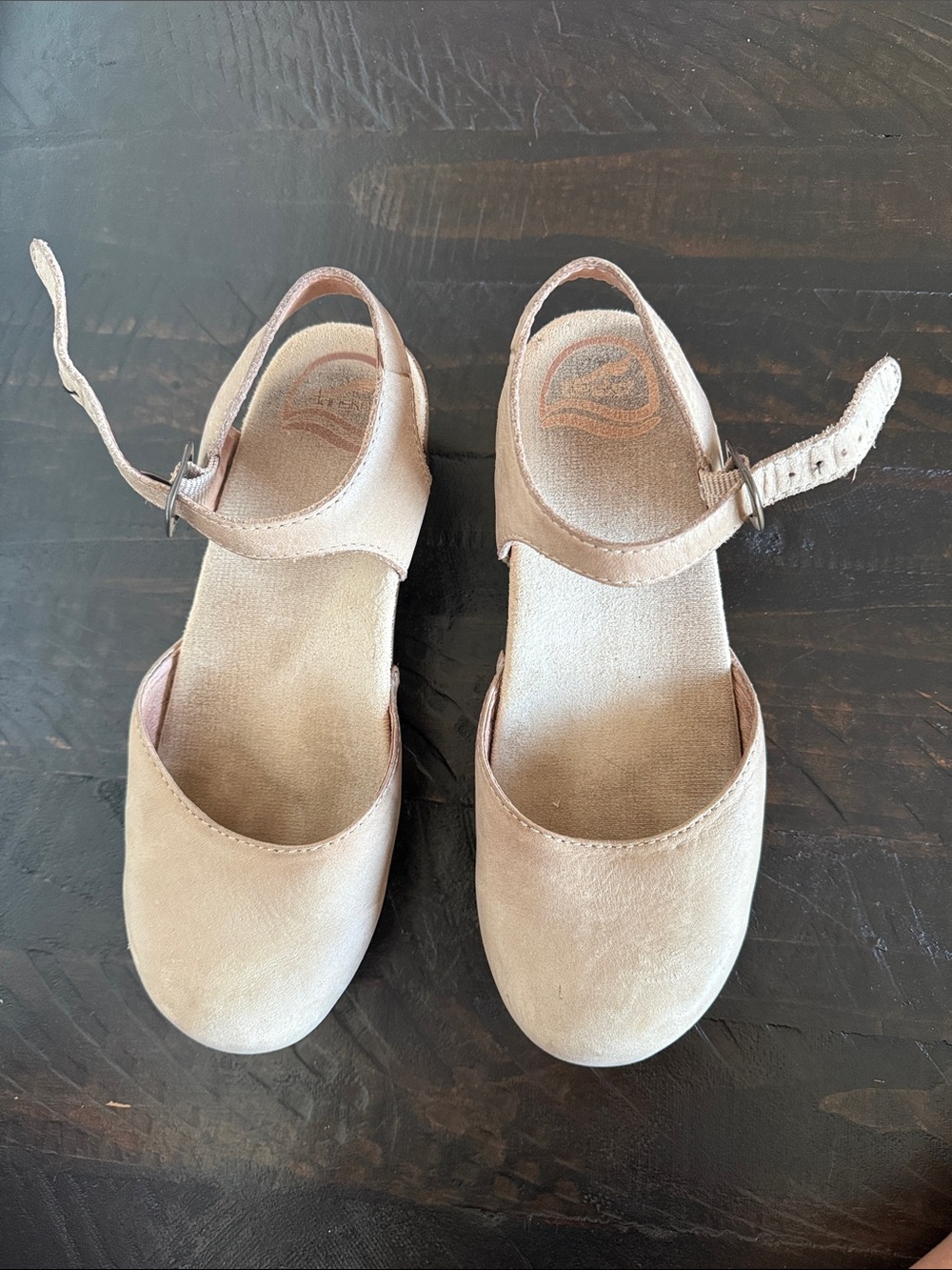 Dansko Sam Beige wedge size 37